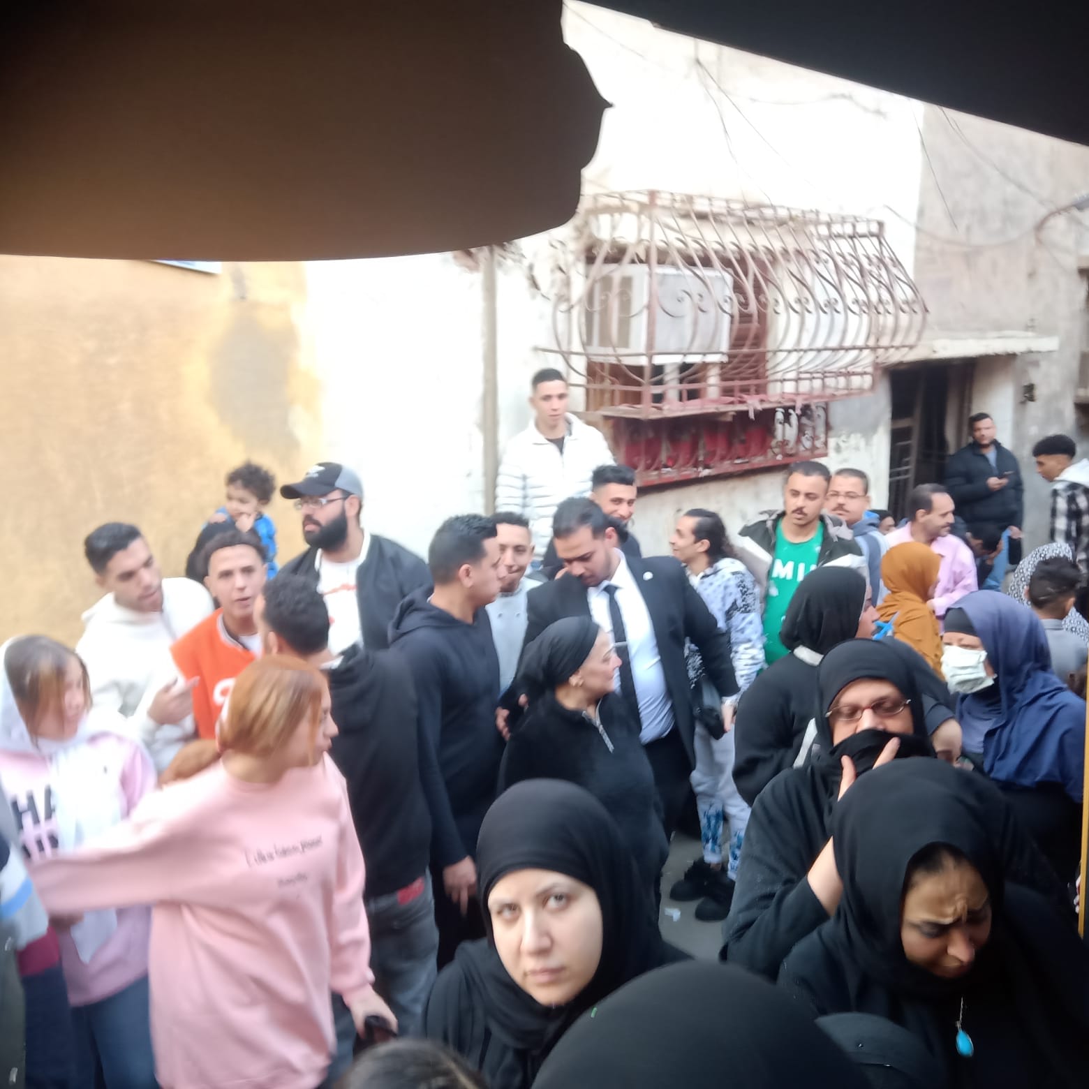 اقبال كثيف للشباب