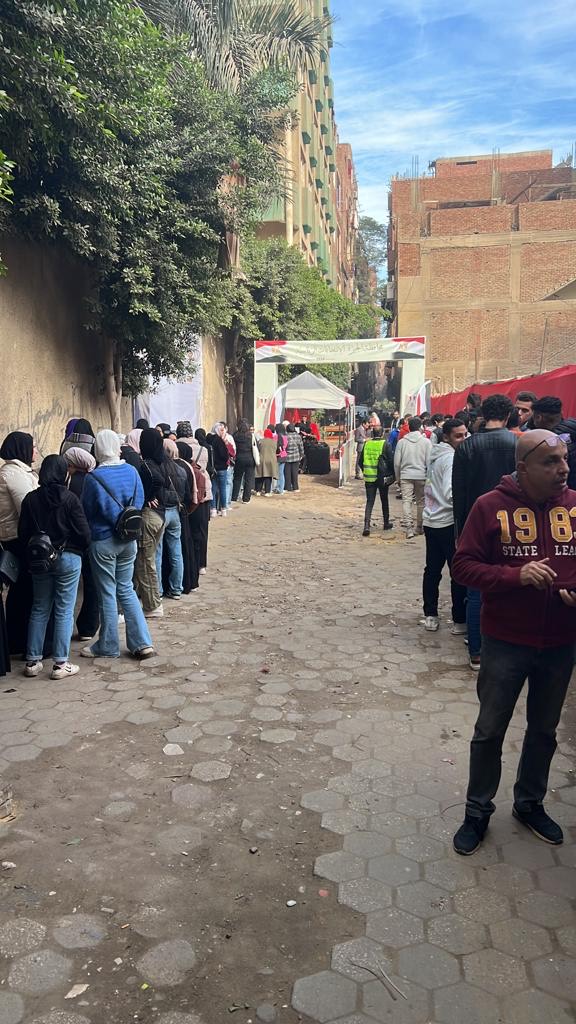 الشباب يتصدرون المشهد فى لجان انتخابات أرض اللواء  (3)
