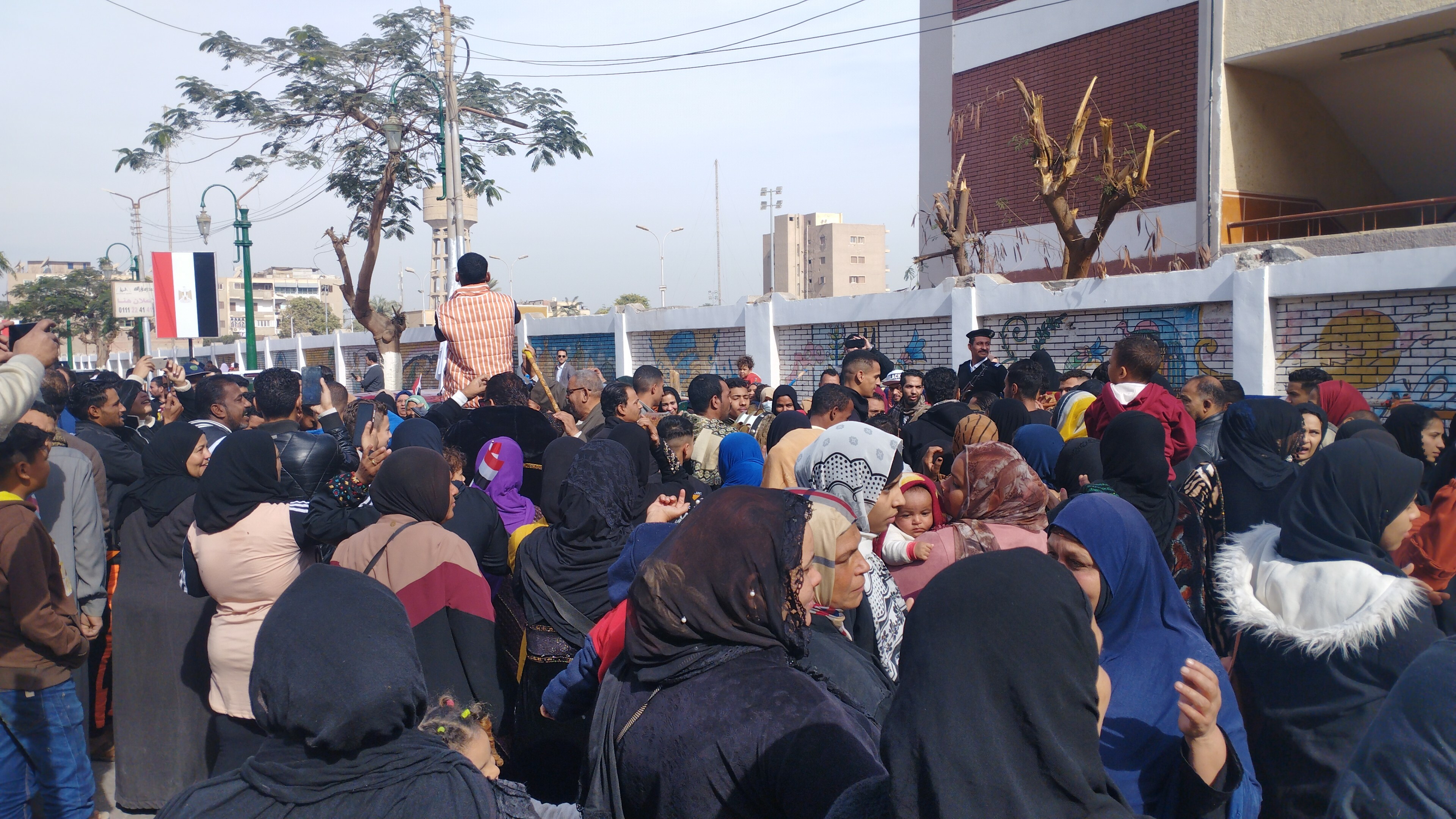 مسيرة حاشدة بشوارع المنيا لحث المواطنين للمشاركة فى الانتخابات الرئاسية (3)