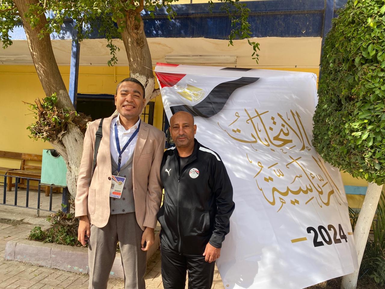 الزميل احمد جمعة مع ياسر ريان فى مدرسة الأوقاف بالعجوزة