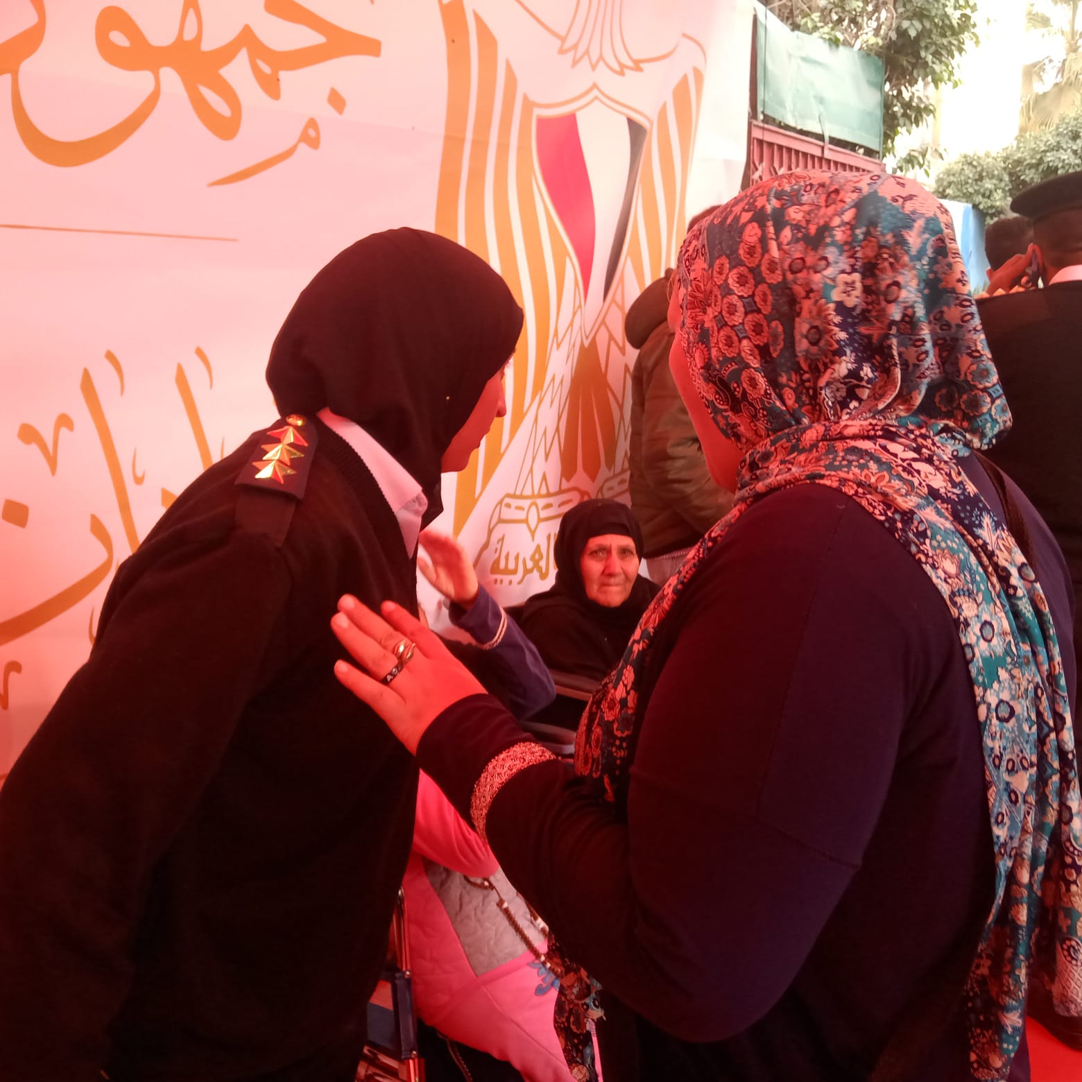 الشرطة النسائية تنظم اللجان