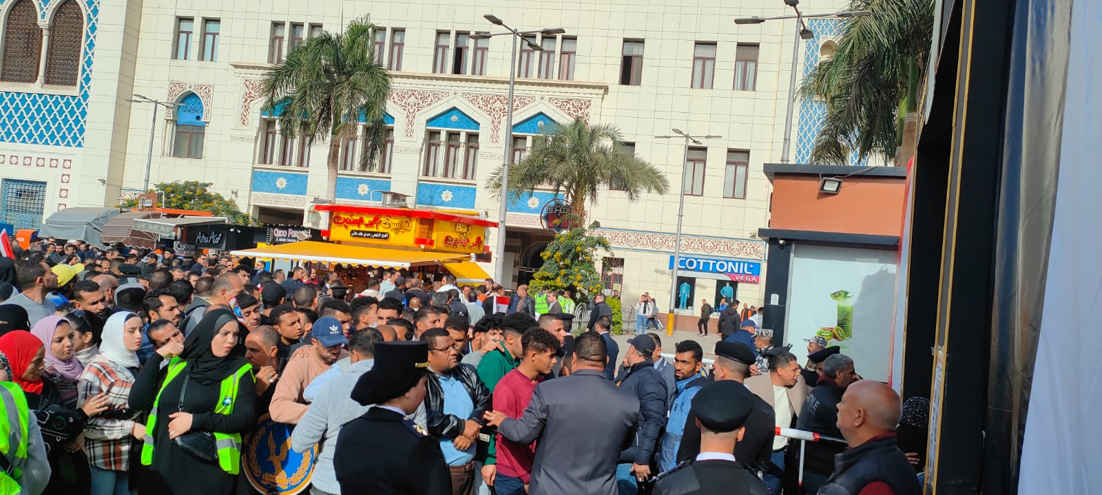 المرأة تتصدر المشهد