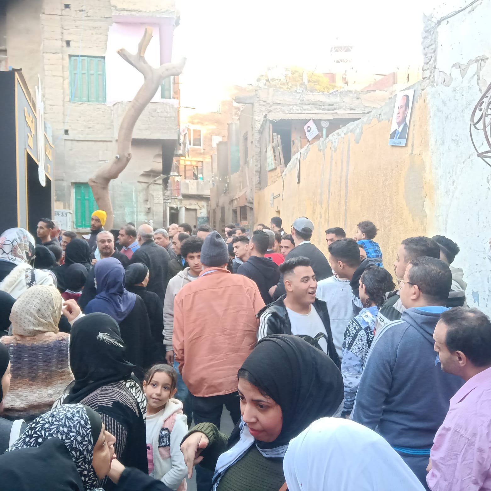 الشباب فى لجان الدرب الاحمر