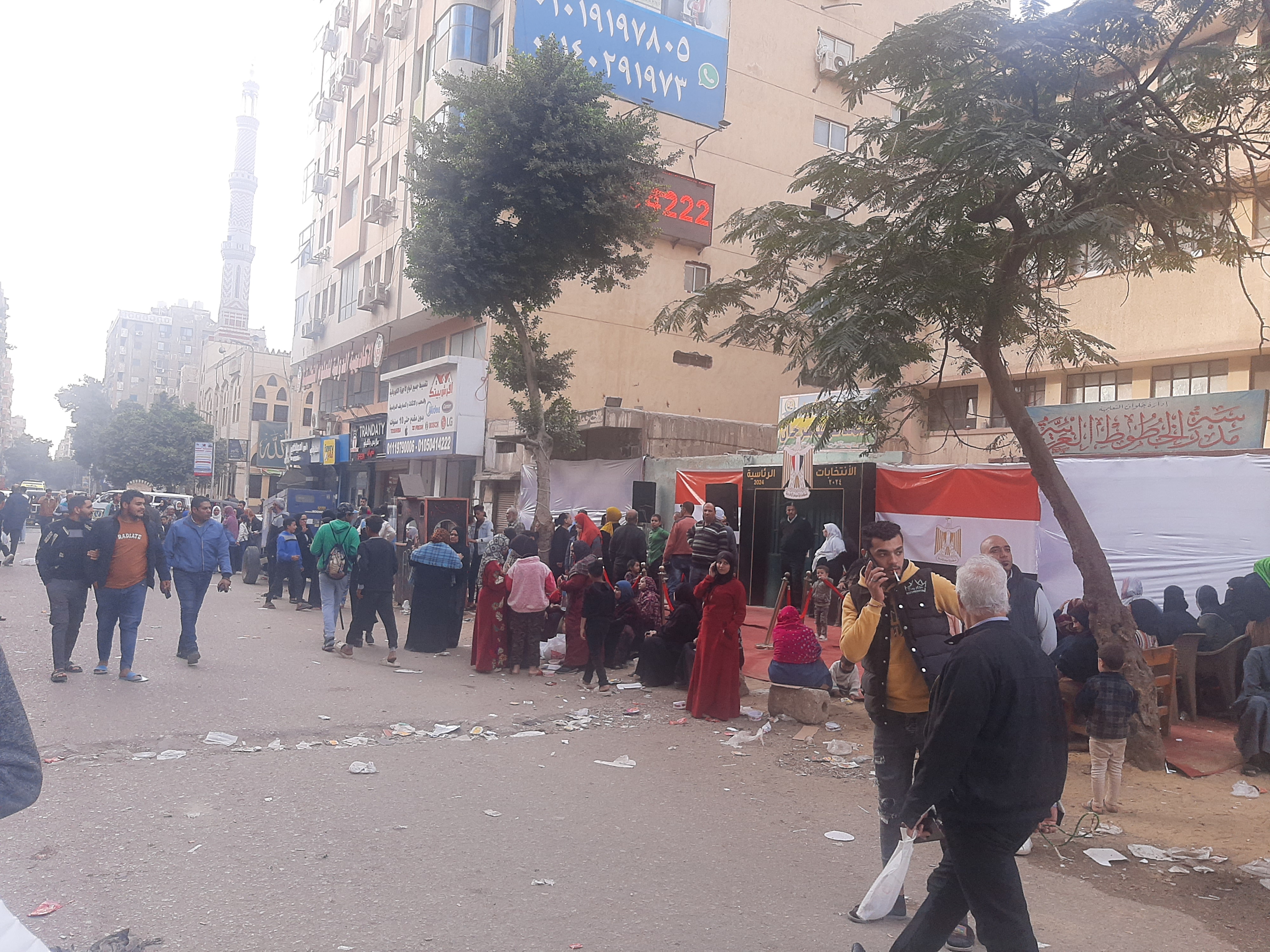 إقبال الناخبين من كافة الأعمار على لجان الانتخابات بحلوان (4)