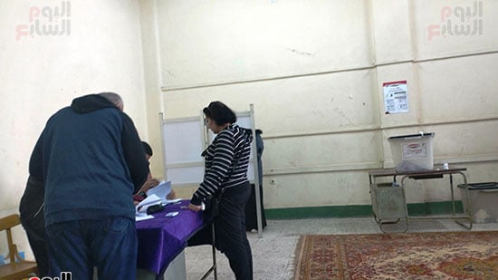 توافد المواطنين على لجان الانتخابات الرئاسية بالمنيا (2)