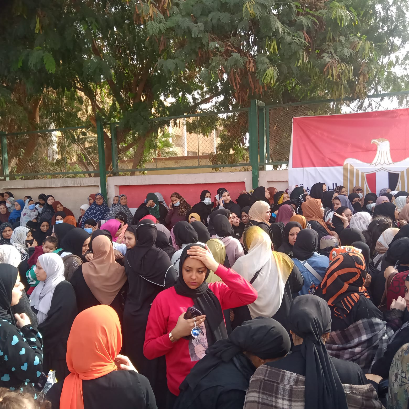 جميع الأعمار والفئات تحتشد للمشاركة في الانتخابات الرئاسية جميع الأعمار والفئات تحتشد للمشاركة في الانتخابات الرئاسية