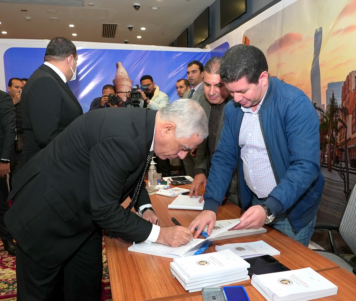 نائب العام يدلى بصوته