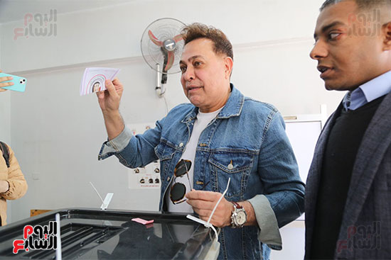 حكيم كريم عبد العزيز  (4)