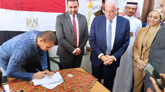 محافظ-جنوب-سيناء-يتفقد-اللجان-الانتخابية-(1)
