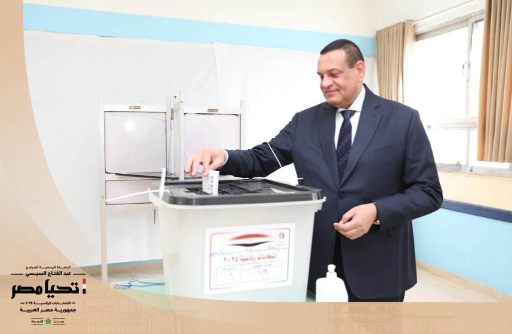 وزير التنميه المحليه