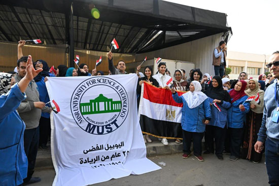 جامعة مصر للعلوم والتكنولوجيا تشارك فى الانتخابات (5)