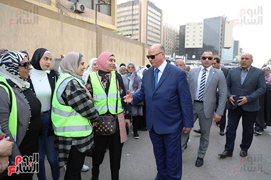 محافظ القاهرة يتفقد لجنة الجامعة العمالية بمدينة نصر (5)