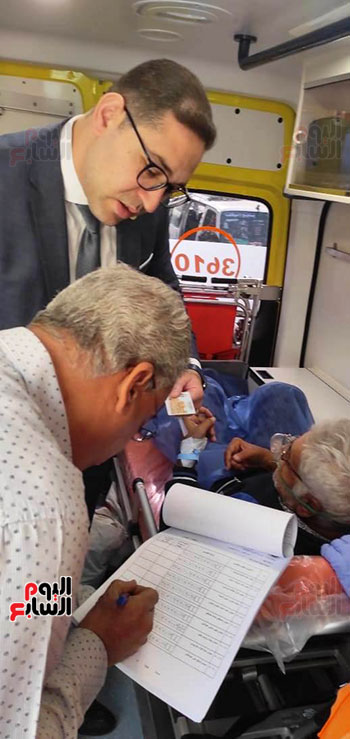 مواطن-يخرج-من-الرعاية-المركزة-بمستشفى-أرمنت-يصر-على-التصويت-بالإنتخابات