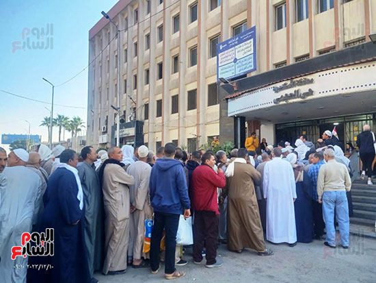 إقبال-كبير-من-المواطنين-بالإسكندرية-على-عملية-الاقتراع-بالانتخابات-الرئاسية-(7)