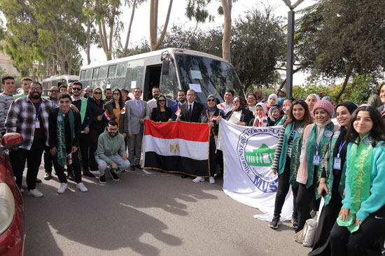 جامعة مصر للعلوم والتكنولوجيا تشارك فى الانتخابات (7)