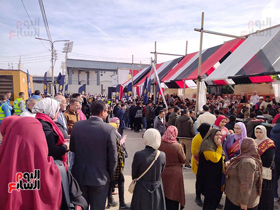 جانب-من-إقبال-المواطنين-على-اللجان