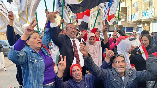 مسيرة-بالإعلام-لحث-المواطنين-للمشاركة-فى-الانتخابات-بلجان-الإسكندرية-(18)