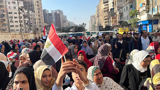 مسيرة-بالإعلام-لحث-المواطنين-للمشاركة-فى-الانتخابات-بلجان-الإسكندرية-(14)