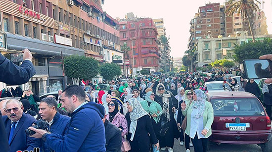 للحث-على-المشاركة-فى-الانتخابات..-المئات-ينظمون-مسيرة-حاشدة-ببورسعيد-(4)