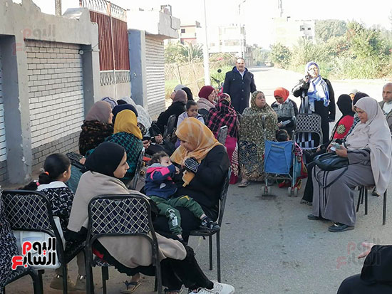 جانب-من-طوابير-الشباب-(2)