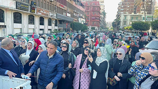 للحث-على-المشاركة-فى-الانتخابات..-المئات-ينظمون-مسيرة-حاشدة-ببورسعيد-(3)