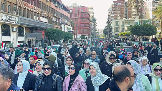 للحث-على-المشاركة-فى-الانتخابات..-المئات-ينظمون-مسيرة-حاشدة-ببورسعيد-(5)