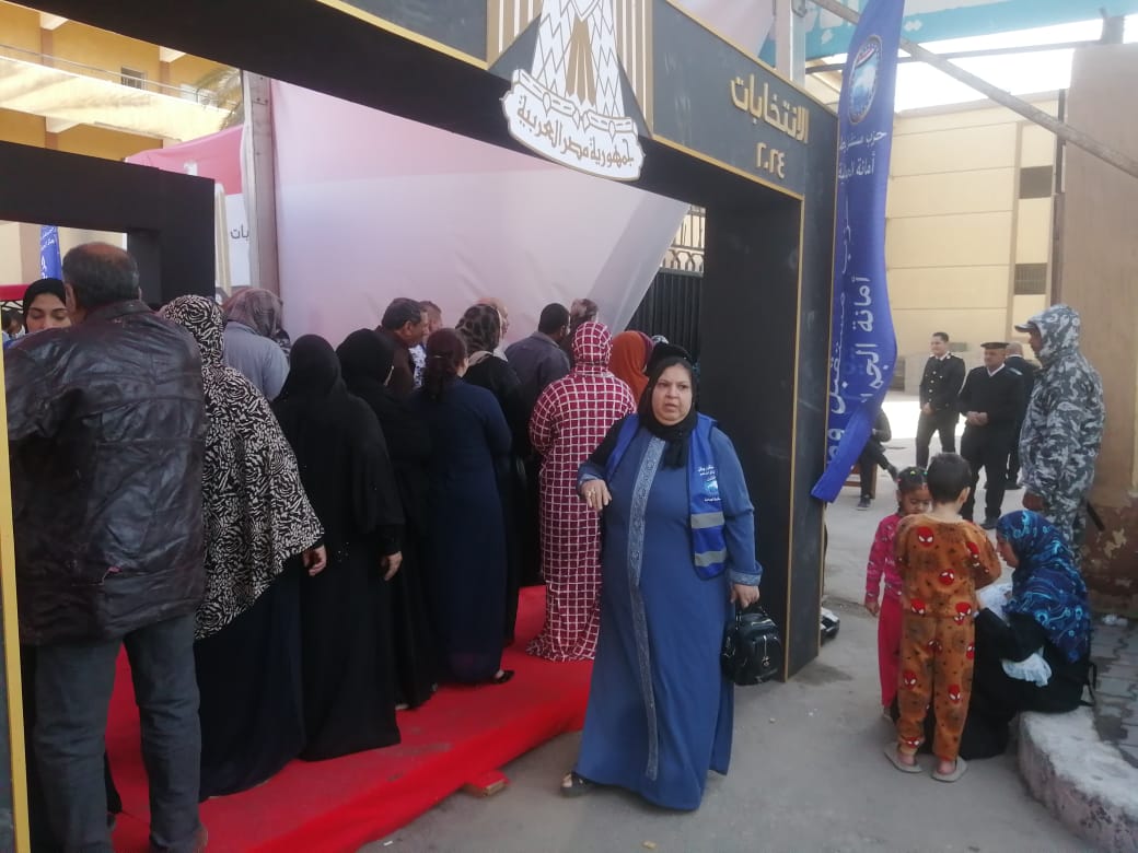 حضور لافت للسيدات في الانتخابات الرئاسية بلجان الدراسة حضور لافت للسيدات في الانتخابات الرئاسية بلجان الدراسة