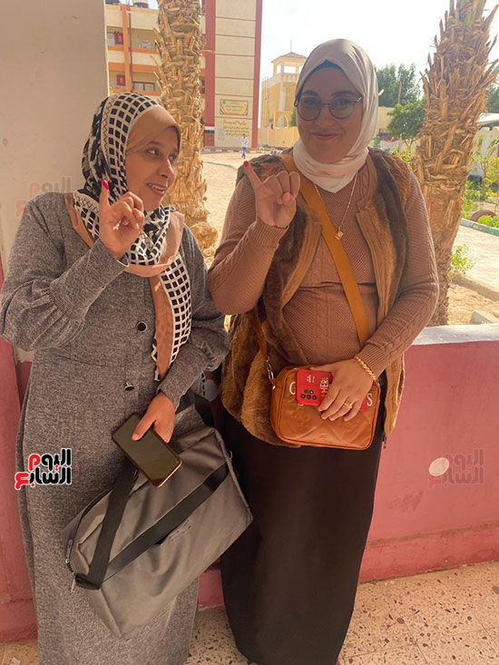 توافد-السيدات-على-اللجان-الانتخابية-لليوم-الثانى-فى-جنوب-سيناء-(6)