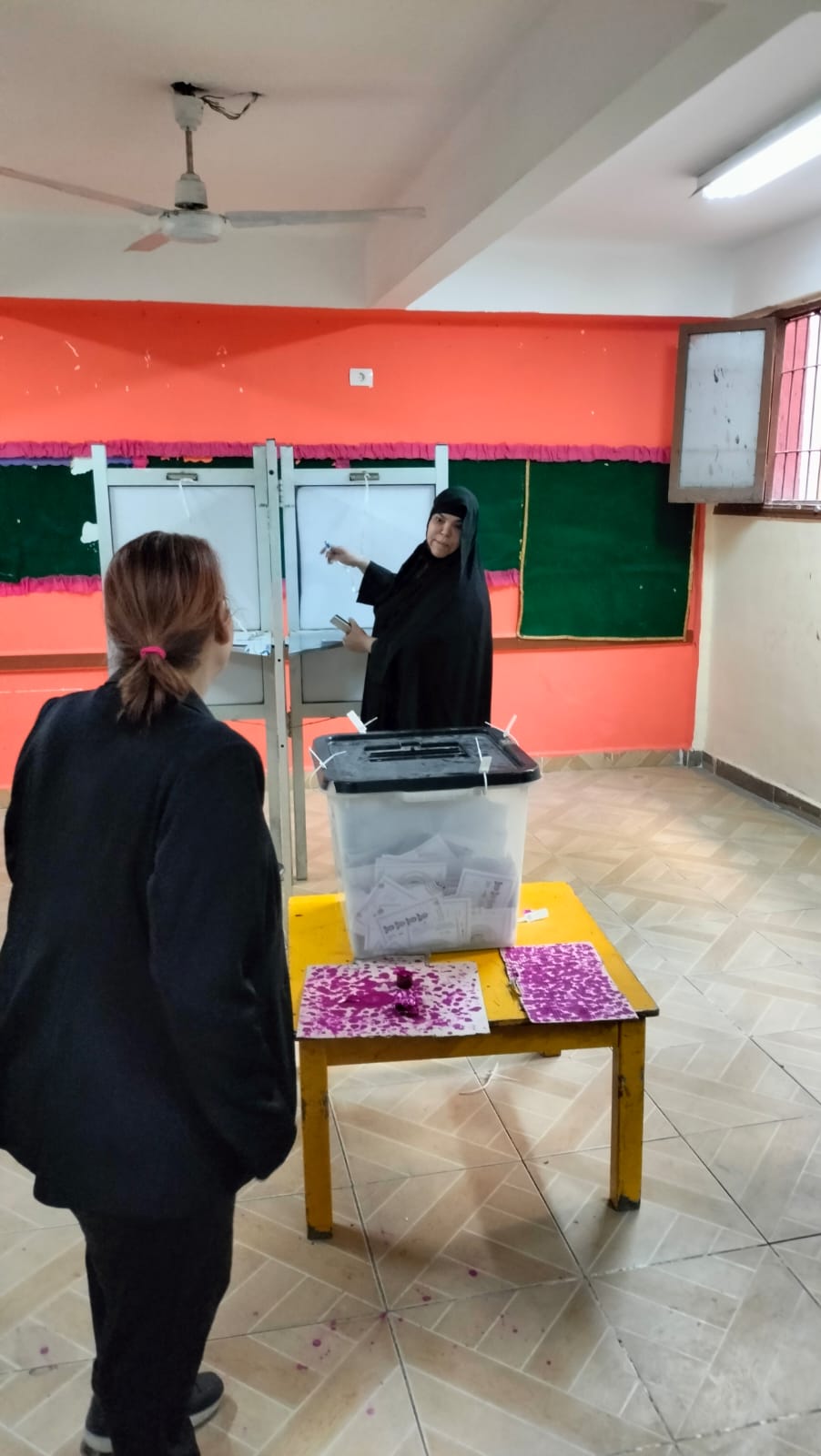 راهبات كنيسة مريم العذراء بالجمالية يشاركن بأصواتهن في الانتخابات