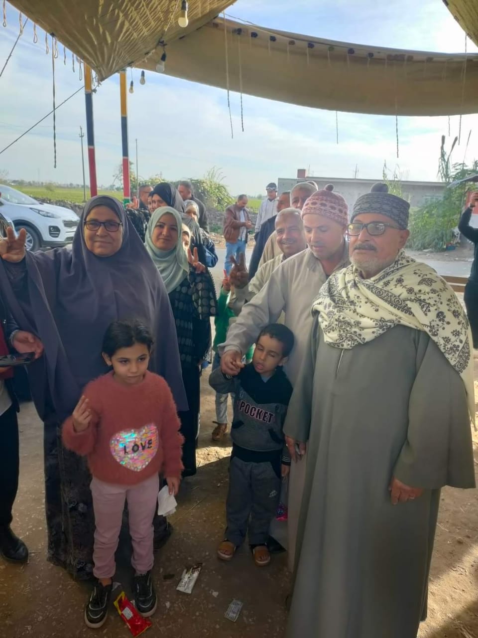 سيدات يتصدرن الطوابير سيدات يتصدرن الطوابير