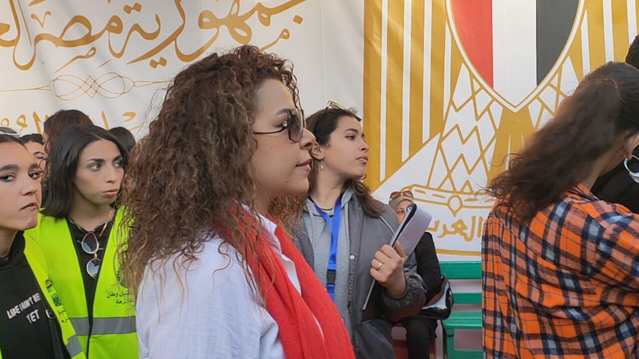 الفت عمر تدلى بصوتها في انتخابات الرئاسة ٢٠٢٤ بمصر الجديدة (2)