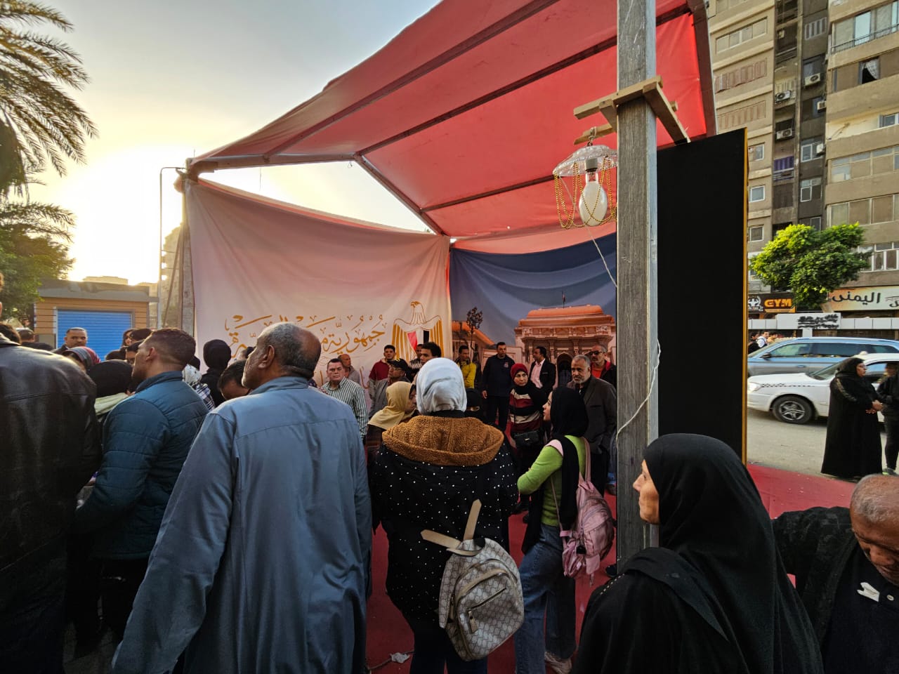 توافد المواطنين فى العباسية للإدلاء بأصواتهم بثاني أيام انتخابات الرئاسة بعد فترة الراحة (2)