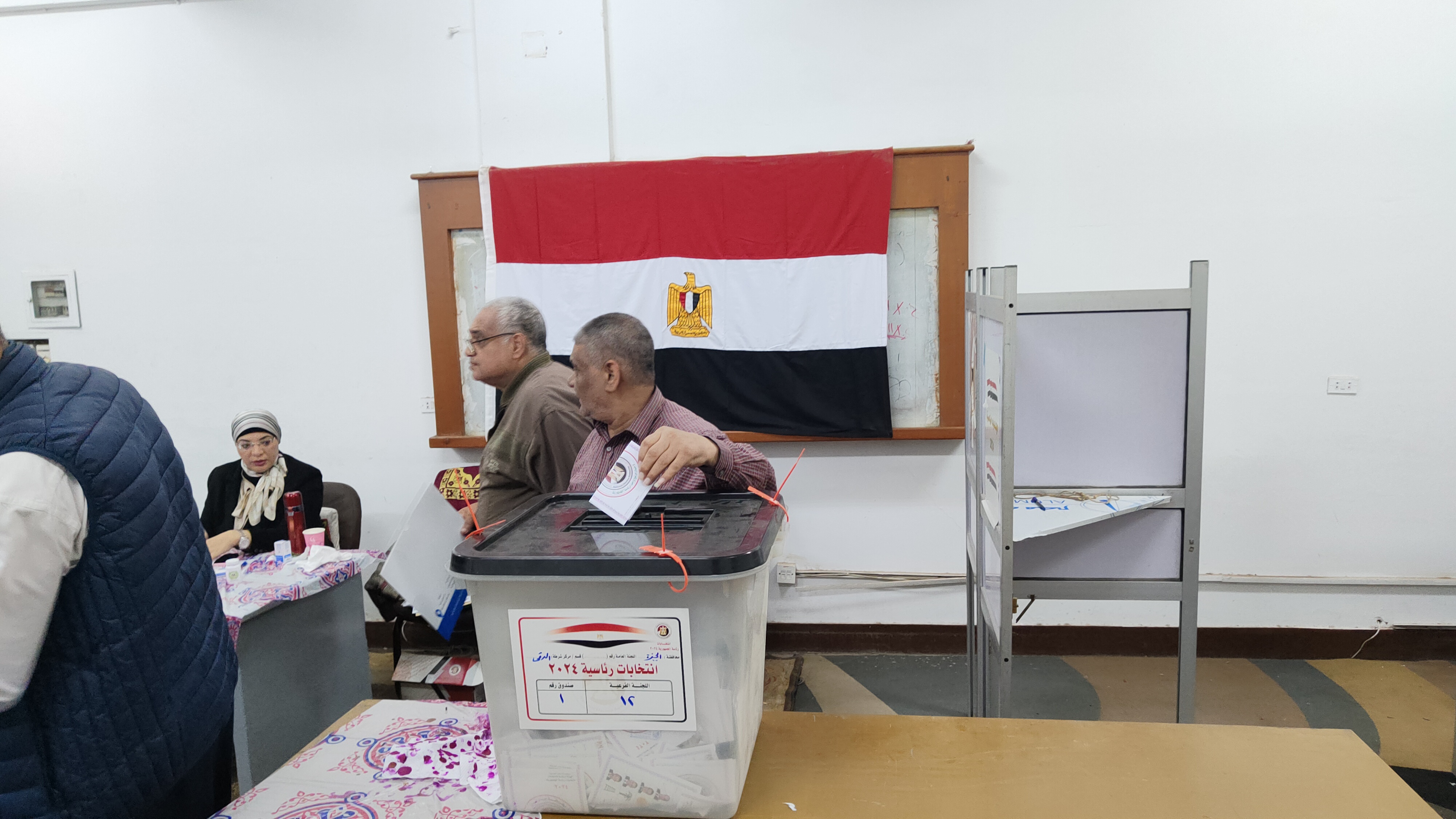 تواجد مكثف للناخبين تواجد مكثف للناخبين