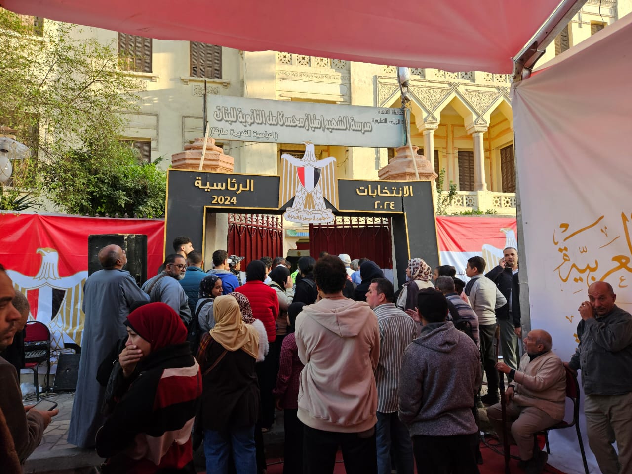 توافد المواطنين فى العباسية للإدلاء بأصواتهم بثاني أيام انتخابات الرئاسة بعد فترة الراحة (1)