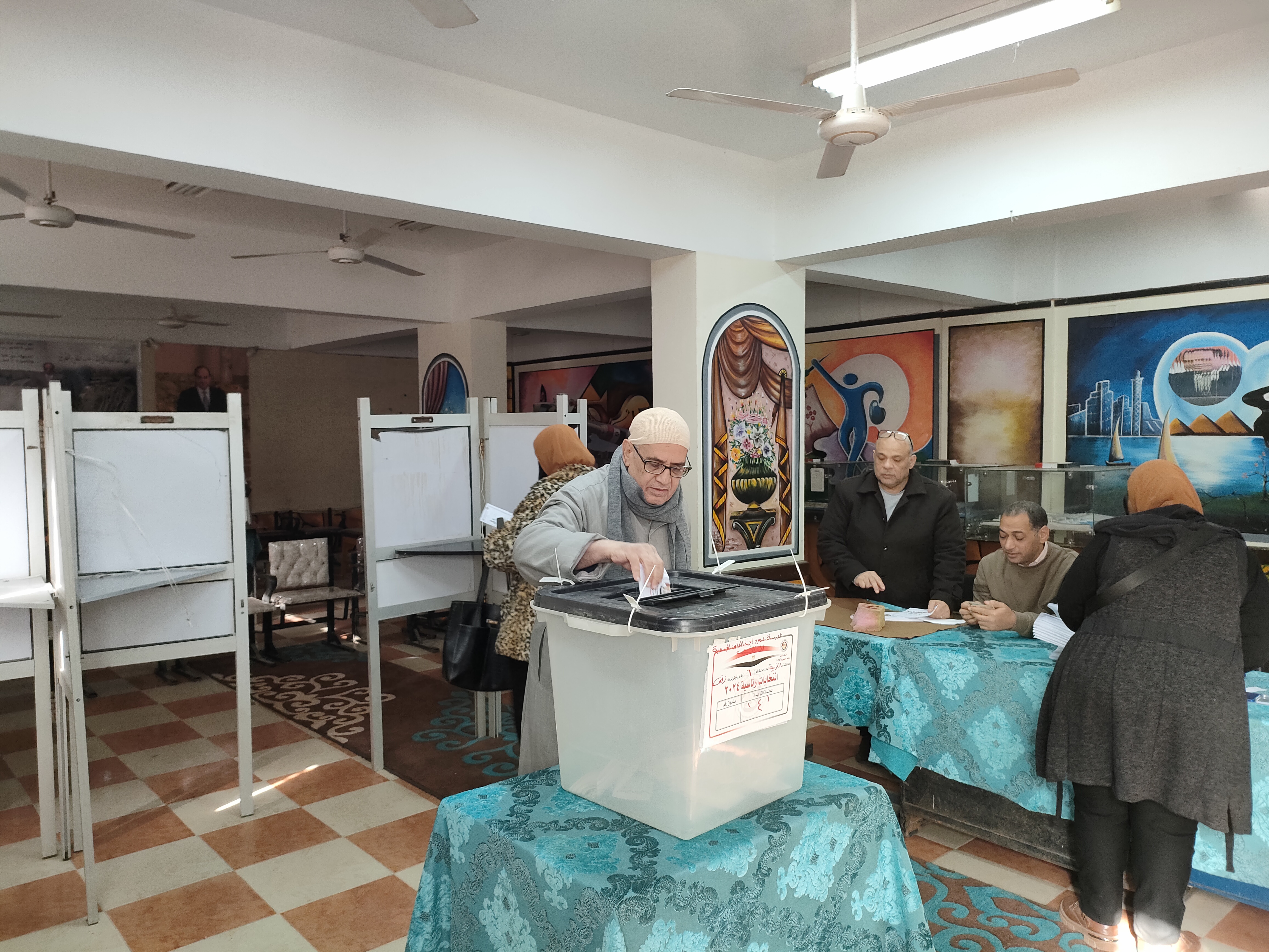 فتح اللجان الإنتخابية أمام الناخبين بالغربية (1)