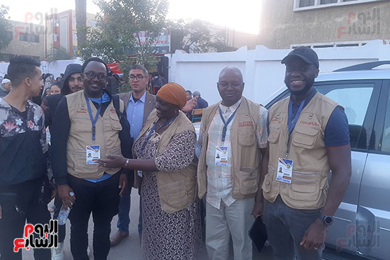 وفد مفوضية الاتحاد الافريقى يتفقد لجان الانتخابات الرئاسية بحلوان (5)