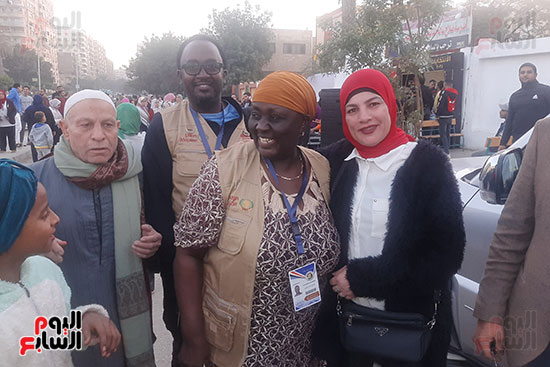 وفد مفوضية الاتحاد الافريقى يتفقد لجان الانتخابات الرئاسية بحلوان (1)