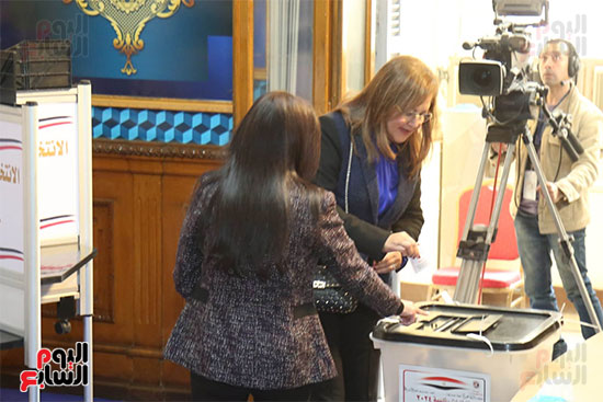 الدكتورة هالة السعيد (6)