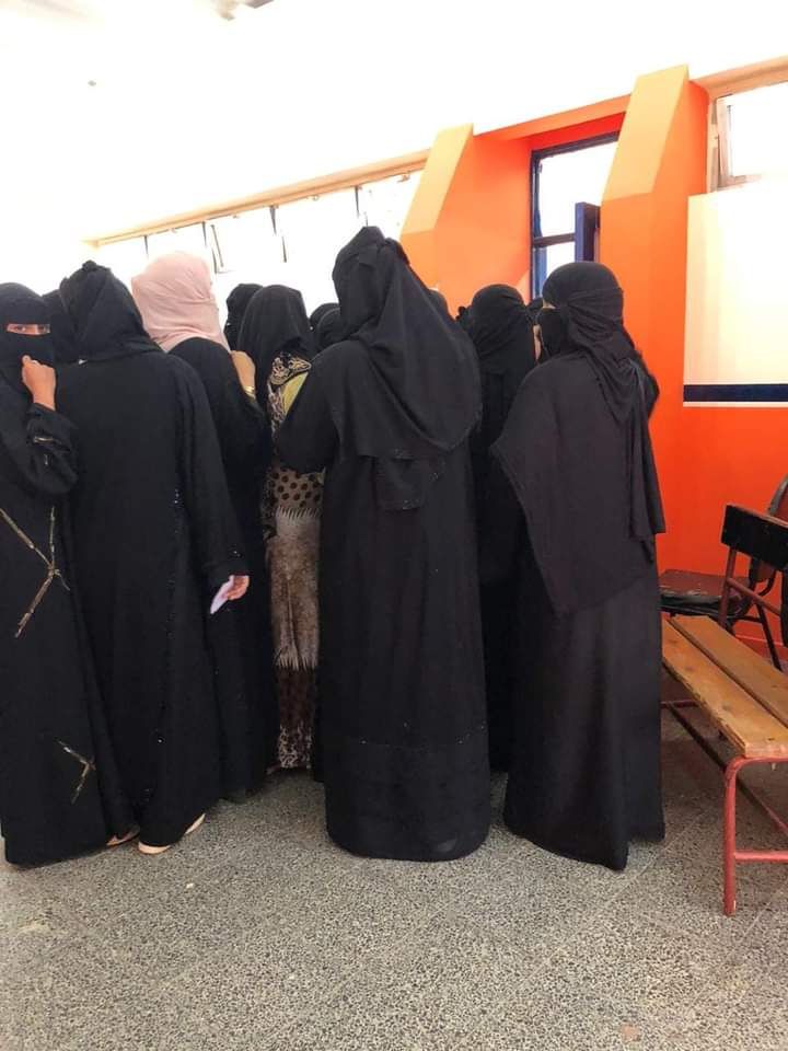 توافد السيدات السيناويات على اللجان الانتخابية بدهب وشرم الشيخ (4)