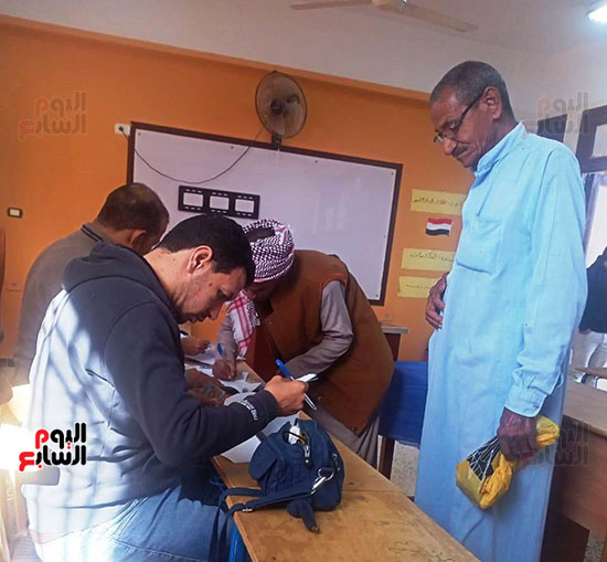 طوابير-الناخبين-أمام-لجان-الانتخابات-الرئاسية-فى-سانت-كاترين-(4)