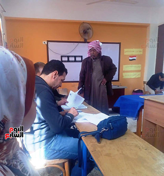 طوابير-الناخبين-أمام-لجان-الانتخابات-الرئاسية-فى-سانت-كاترين-(3)