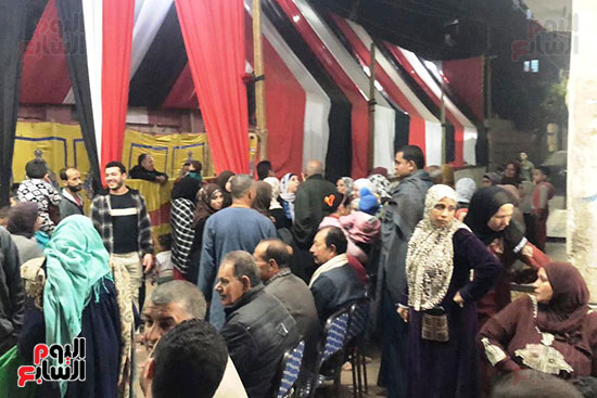 استمرار توافد الناخبين للإدلاء بأصواتهم في الانتخابات الرئاسية بقرية الناصرية (3)