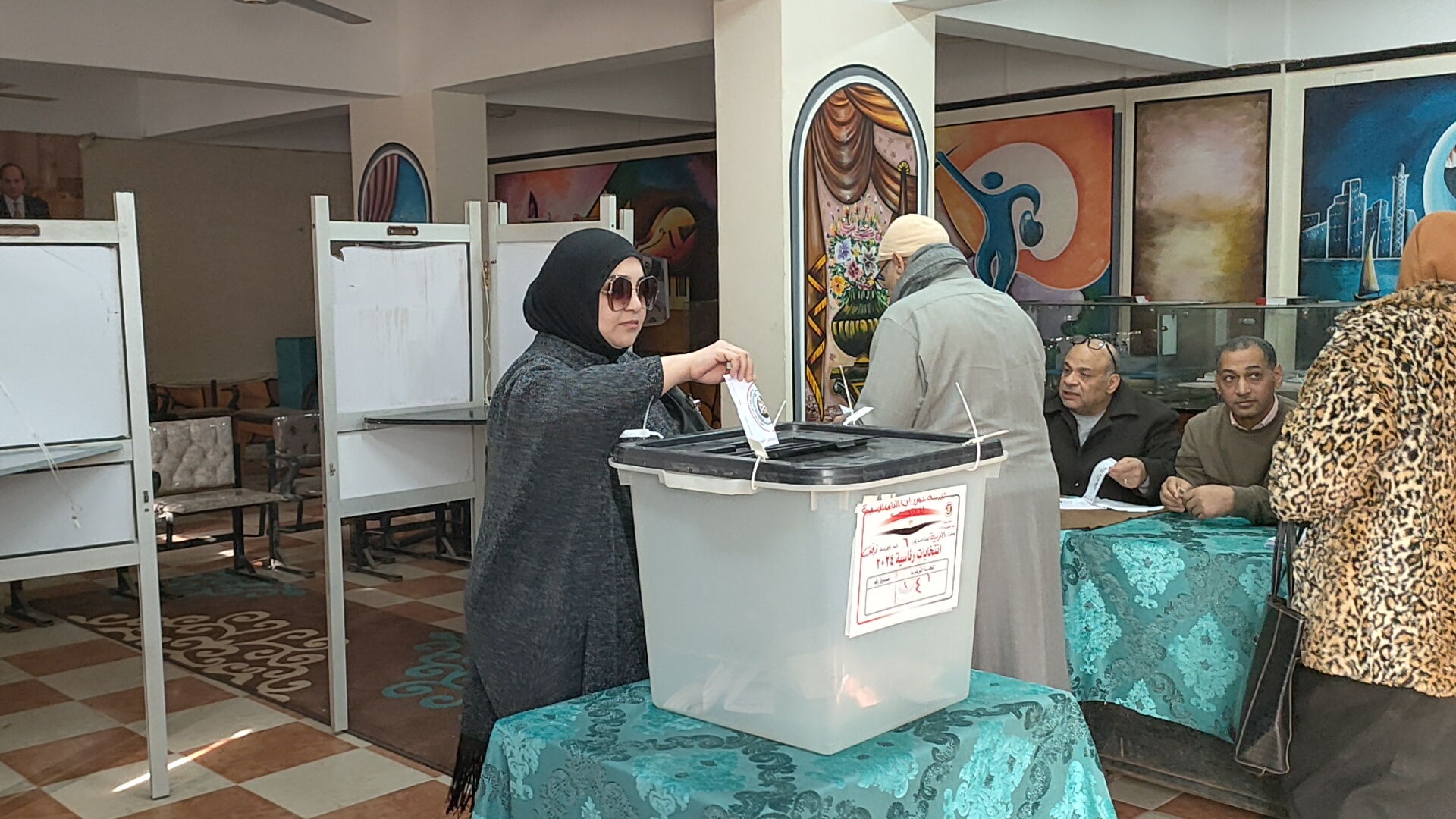 فتح اللجان الإنتخابية أمام الناخبين بالغربية (2)