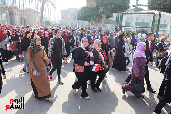  مسيرة شبابية لطلاب جامعة القاهرة للمشاركة بالانتخابات الرئاسية (10)