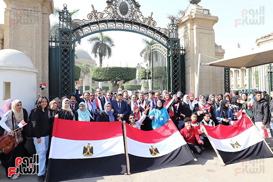 مسيرة شبابية لطلاب جامعة القاهرة للمشاركة بالانتخابات الرئاسية (3)