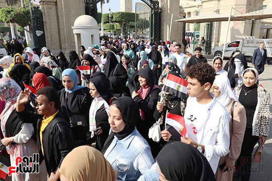  مسيرة شبابية لطلاب جامعة القاهرة للمشاركة بالانتخابات الرئاسية (8)
