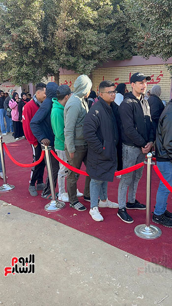 أهالي-المقطم-في-طوابير-للإدلاء-بأصواتهم-(5)