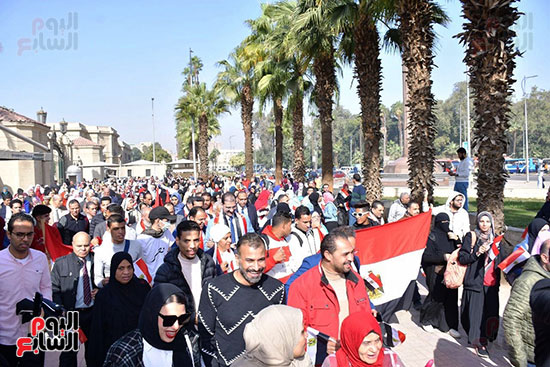  مسيرة شبابية لطلاب جامعة القاهرة للمشاركة بالانتخابات الرئاسية (2)