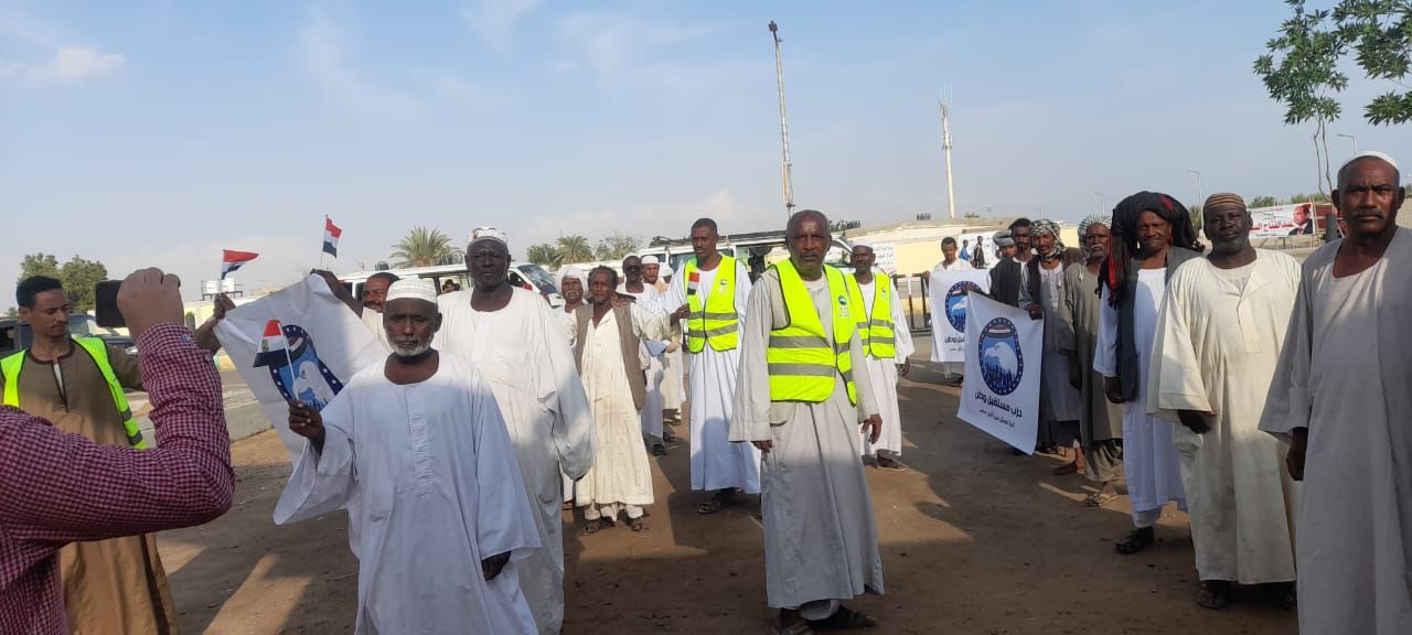 توافد المواطنين 