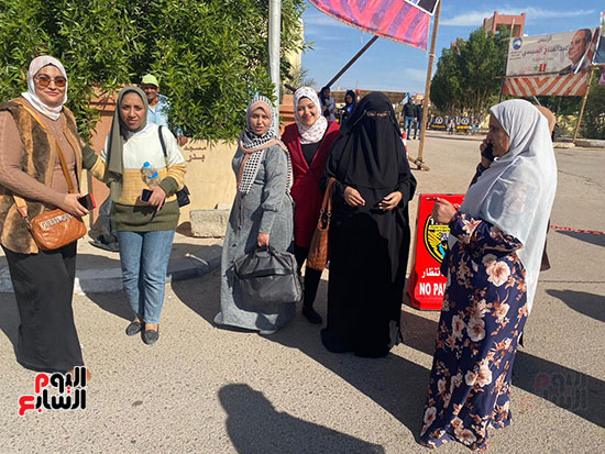 توافد-السيدات-على-اللجان-الانتخابية-لليوم-الثانى-فى-جنوب-سيناء-(5)
